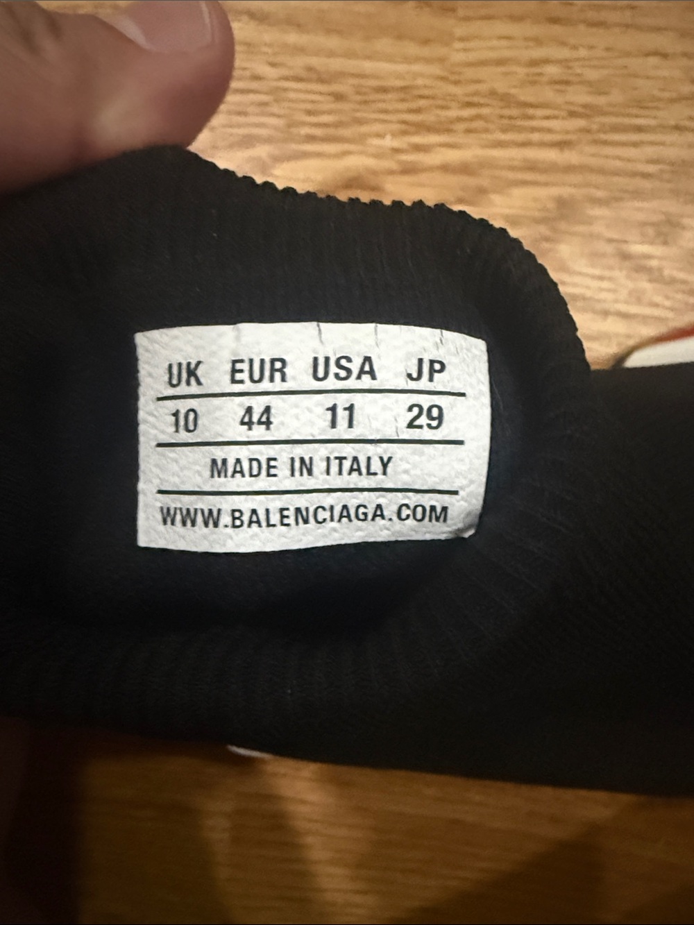 Balenciaga - Picture 2 of 3